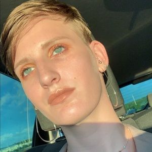 Meet your Posher, Caleigh